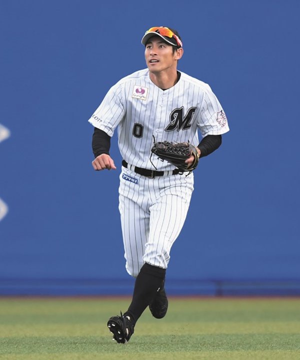 ロッテ・荻野貴司外野手 柔らかく、しなやかに、手の延長として自在に