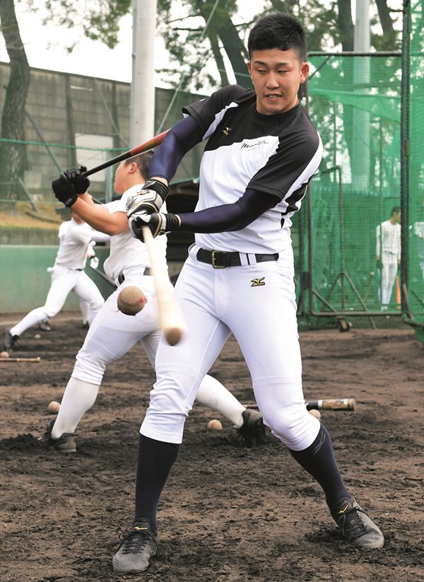 広島・小園海斗インタビュー 攻守走とも『一歩上』へ 「木のバットに