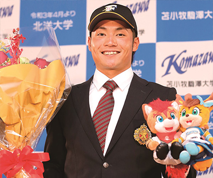 【超希少・本人譲渡品】日本ハム 伊藤大海選手 駒大苫小牧(大学)時代サインセット 日本ハム1位】伊藤大海(苫小牧駒大/投手) 道産子右腕に託された未来