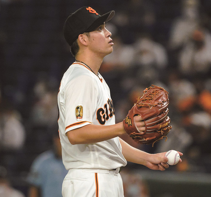 ポジション別巧者のグラブ1 投手・高橋優貴 標本で目に留まった緑の革