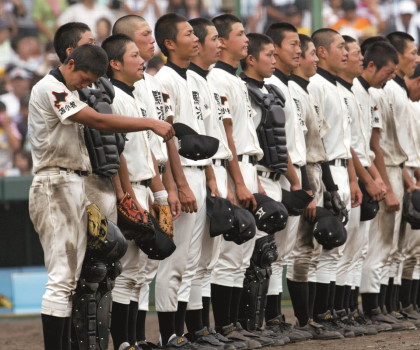 2004年夏の甲子園回顧 ベスト8の5校が東日本勢。甲子園初白星を挙げた