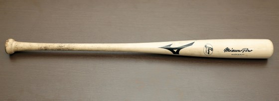 元阪神タイガース 原口選手バットNPB 阪神・原口文仁 ミズノのバット ヘッド部分をくり抜き思いどおりの