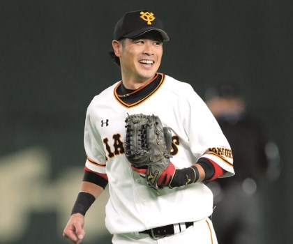 巨人・亀井善行 12年愛用のミズノの外野用グラブ 素手感覚を体現した