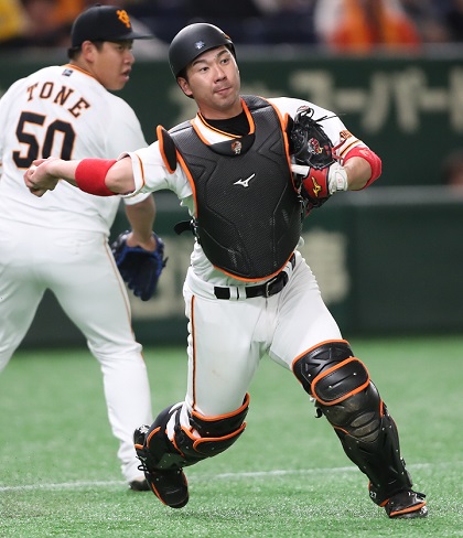 巨人・炭谷銀仁朗捕手 パを知り尽くしたジャイアンツの新たな頭脳