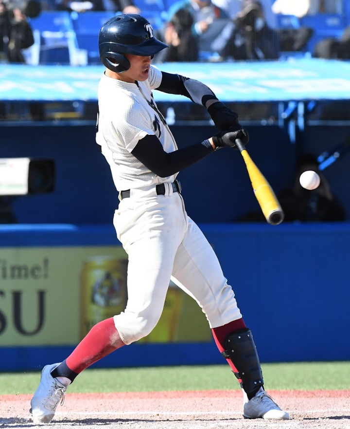 松尾汐恩(大阪桐蔭高・捕手)3回目の甲子園に挑む強肩強打の司令塔