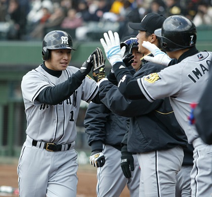 吹雪の中で新人・鳥谷敬が“プロ初アーチ”（2004年3月6日） | 野球