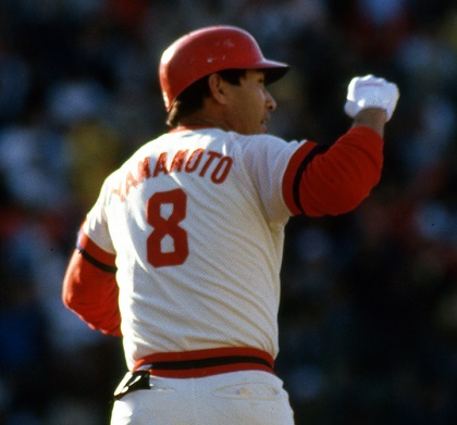 プロ野球カード　山本浩二　レア　永久欠番 背番号物語】広島「＃8」広島で最初の永久欠番。“ミスター・赤ヘル”を